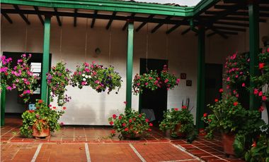 Casa típica Campestre 4 habitaciones   vía Rionegro - El Carmen