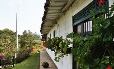 Casa típica Campestre 4 habitaciones   vía Rionegro - El Carmen