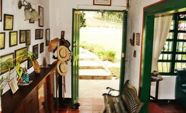 Casa típica Campestre 4 habitaciones   vía Rionegro - El Carmen