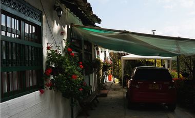 Casa típica Campestre 4 habitaciones   vía Rionegro - El Carmen