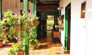 Casa típica Campestre 4 habitaciones   vía Rionegro - El Carmen