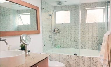 venta casa campestre antioquia Medellin poblado superior Montessori 3 niveles balcones campestre jardines grande 4 alcobas san lucas lujo luxury