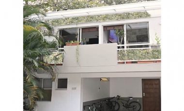 venta casa campestre antioquia Medellin poblado superior Montessori 3 niveles balcones campestre jardines grande 4 alcobas san lucas lujo luxury