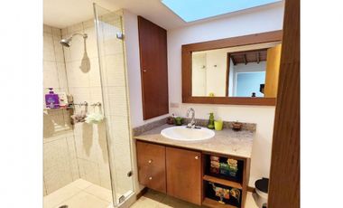 venta casa campestre antioquia Medellin poblado superior Montessori 3 niveles balcones campestre jardines grande 4 alcobas san lucas lujo luxury