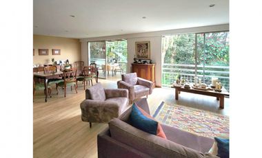 venta casa campestre antioquia Medellin poblado superior Montessori 3 niveles balcones campestre jardines grande 4 alcobas san lucas lujo luxury