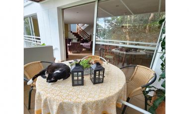 venta casa campestre antioquia Medellin poblado superior Montessori 3 niveles balcones campestre jardines grande 4 alcobas san lucas lujo luxury