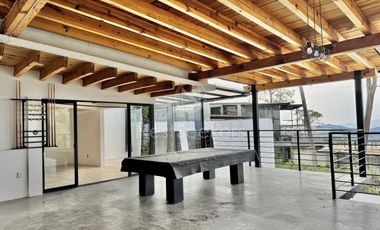 Casa en renta y venta  en Avándaro con vista al bosque y al lago