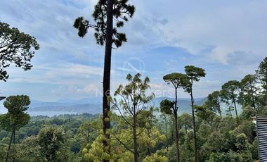 Casa en renta y venta  en Avándaro con vista al bosque y al lago