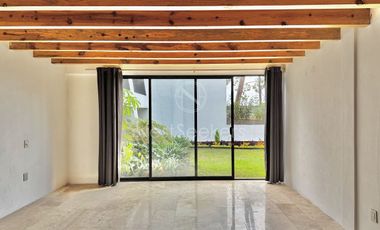 Casa en renta y venta  en Avándaro con vista al bosque y al lago