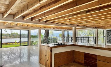 Casa en renta y venta  en Avándaro con vista al bosque y al lago