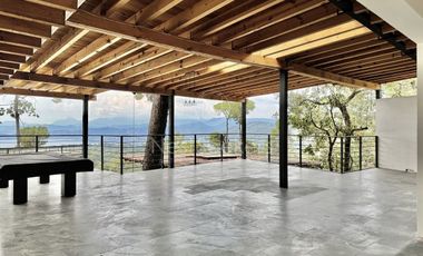 Casa en renta y venta  en Avándaro con vista al bosque y al lago