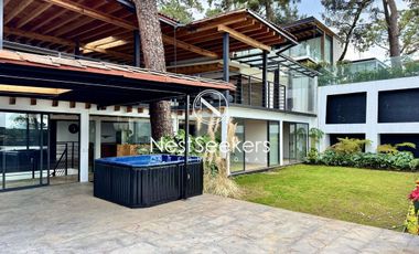 Casa en renta y venta  en Avándaro con vista al bosque y al lago