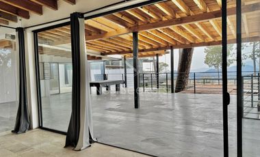Casa en renta y venta  en Avándaro con vista al bosque y al lago