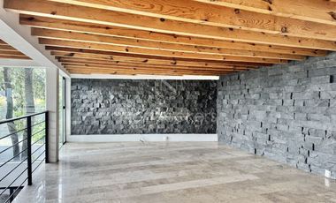 Casa en renta y venta  en Avándaro con vista al bosque y al lago