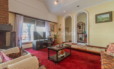 Venta casa 4 ambientes en Ramos Mejia.