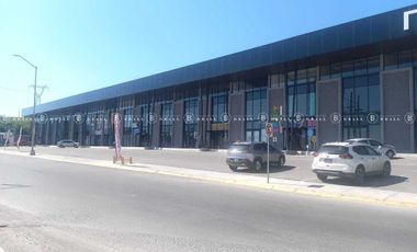 LOCAL COMERCIAL  AL NORTE,  EN PLAZA SAN MIGUEL, L1