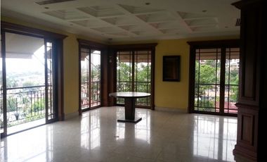 SE ALQUILA HERMOSA CASA UBICADA EN EL DORADO