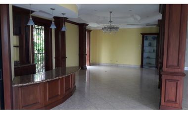 SE ALQUILA HERMOSA CASA UBICADA EN EL DORADO