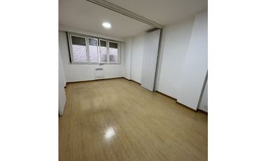 OFICINA COMERCIAL EN VENTA EN PLENO CENTRO DE LA CIUDAD