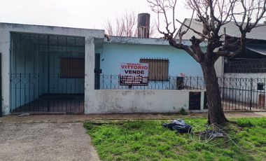 Venta  PH de Tres Ambientes con Entrada de Auto y Fondo Totalmente Independiente