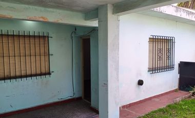 Venta  PH de Tres Ambientes con Entrada de Auto y Fondo Totalmente Independiente