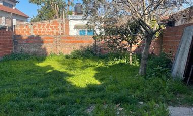Lote en venta en Isidro Casnaova
