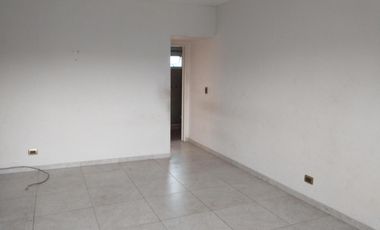Departamento de 2 ambientes muy cómodo y luminoso, al frente y con balcón
