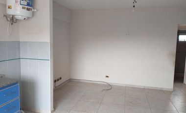 Departamento de 2 ambientes muy cómodo y luminoso, al frente y con balcón