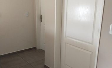 Departamento de 2 ambientes muy cómodo y luminoso, al frente y con balcón