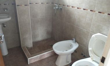 Departamento de 2 ambientes muy cómodo y luminoso, al frente y con balcón