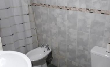 EXCELENTE PH 3 AMBIENTES CON PATIO Y COCHERA.