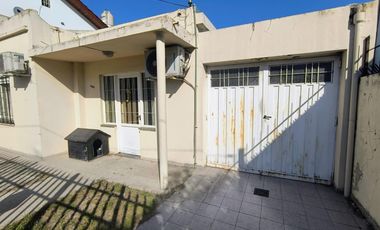 Venta- Casa 3 Amb  C/ Garage- Lavalle Al 3400- Villa Libertad