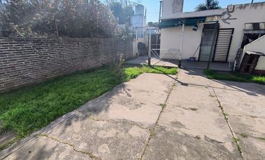 Venta- Casa 3 Amb  C/ Garage- Lavalle Al 3400- Villa Libertad