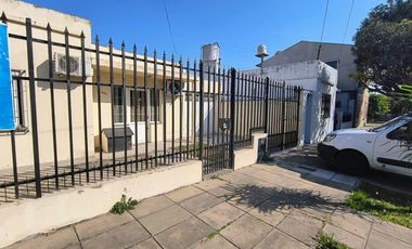 Venta- Casa 3 Amb  C/ Garage- Lavalle Al 3400- Villa Libertad