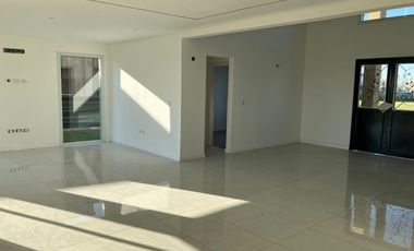 Alquiler de casa en Terralagos Canning