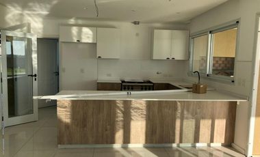 Alquiler de casa en Terralagos Canning