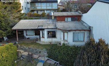 Terreno con casa a renovar - Ideal inversión para edificio- Oportunidad de Inversión