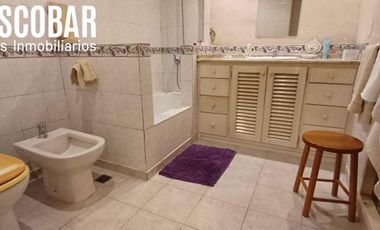 Terreno con casa a renovar - Ideal inversión para edificio- Oportunidad de Inversión