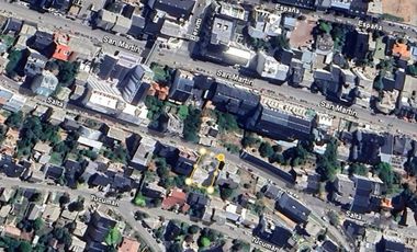 Terreno con casa a renovar - Ideal inversión para edificio- Oportunidad de Inversión