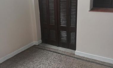 Casa 5 Ambientes con cochera, mas departamento 3 Ambientes y fondo