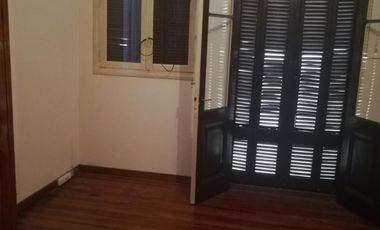 Casa 5 Ambientes con cochera, mas departamento 3 Ambientes y fondo