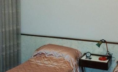 Casa 5 Ambientes con cochera, mas departamento 3 Ambientes y fondo