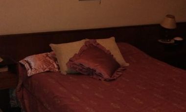 Casa 5 Ambientes con cochera, mas departamento 3 Ambientes y fondo