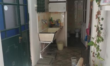 Casa 5 Ambientes con cochera, mas departamento 3 Ambientes y fondo