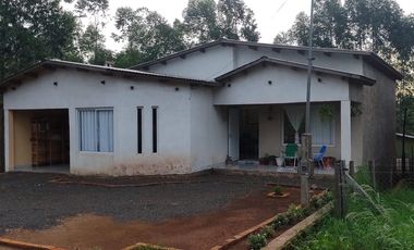 En venta casa con amplio terreno.