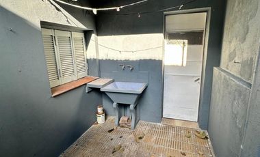 ALQUILER - VILLA INSUPERABLE - PH 3 AMBIENTES CON PATIO - SIN EXPENSAS