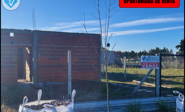 TERRENO CON CONSTRUCCION POR TERMINAR Y QUINCHO YA EDIFICADO. General Hornos.