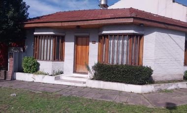 Casa 4 Ambientes EN ALQUILER, Fernandez De La Cruz 100, Ituzaingó