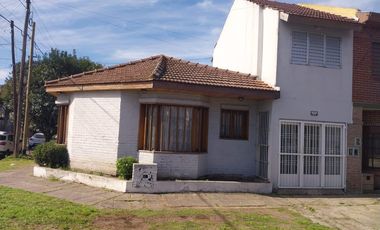 Casa 4 Ambientes EN ALQUILER, Fernandez De La Cruz 100, Ituzaingó