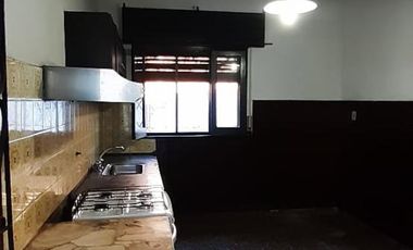 CASA AMERICANA DE 4 AMBIENTES